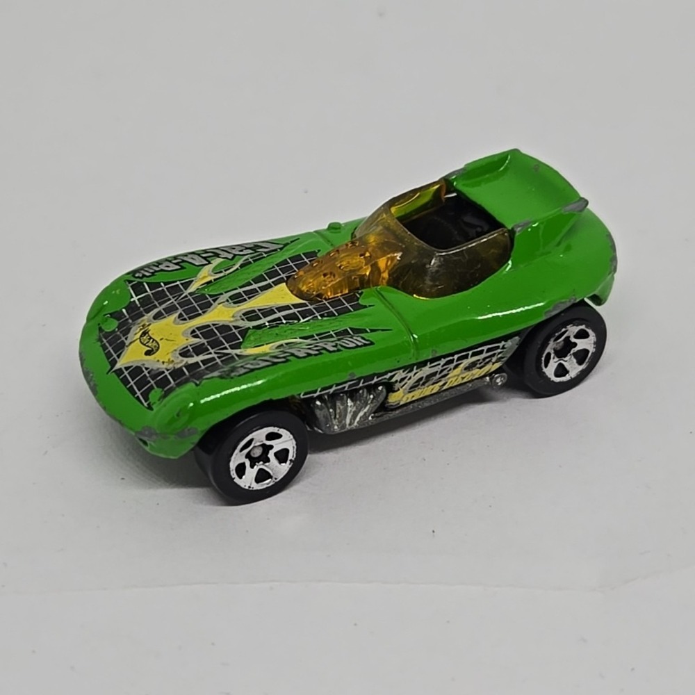 1998 Green Cat-A-Pult Hot Wheels Super Launcher Car Yellow Windshield Thailand
